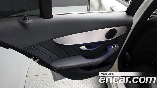 Mercedes-Benz C-Class 2021 — photo 15