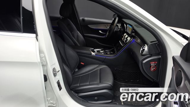 Mercedes-Benz C-Class 2021 — photo 16
