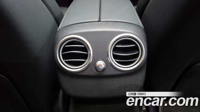 Mercedes-Benz C-Class 2021 — photo 31