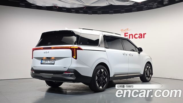 Kia Canival 2025 — photo 2