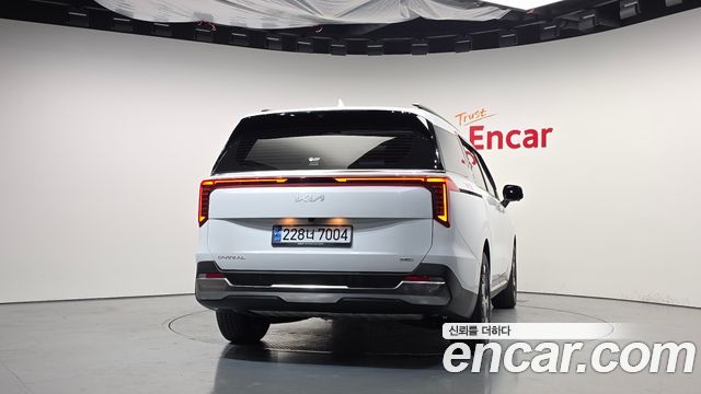 Kia Canival 2025 — photo 4