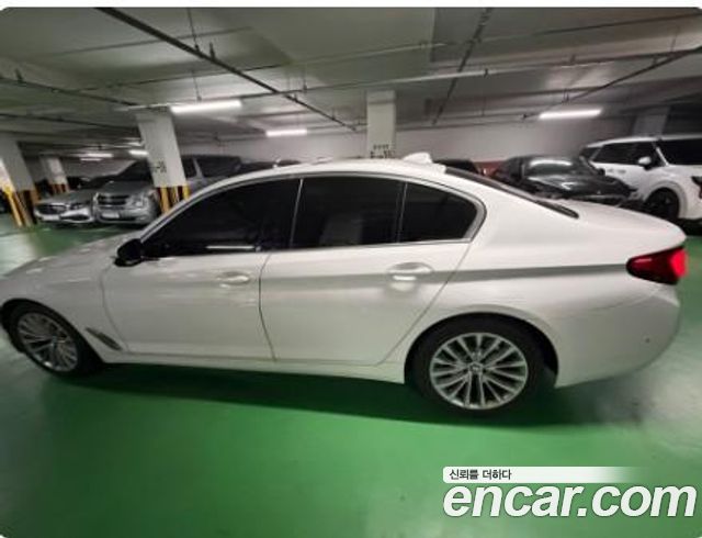 BMW 5-Series 2022 — photo 3