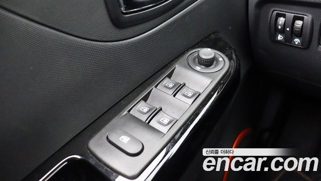 Renault Korea QM3 2015 — photo 10