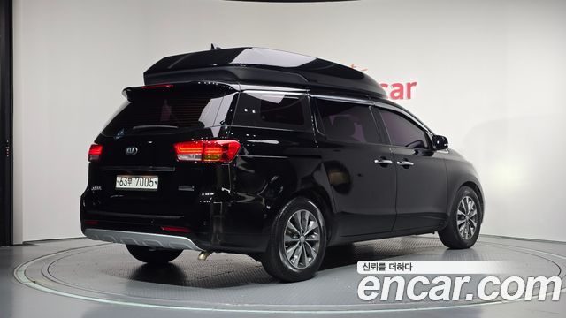 Kia Canival 2017 — photo 2