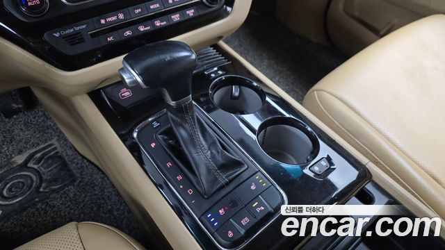 Kia Canival 2017 — photo 9