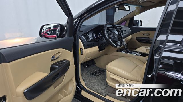 Kia Canival 2017 — photo 10