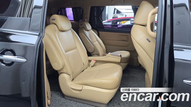 Kia Canival 2017 — photo 12