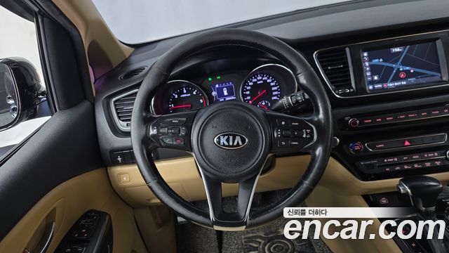 Kia Canival 2017 — photo 13
