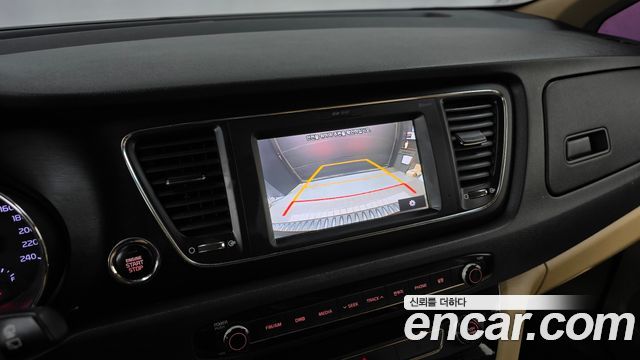 Kia Canival 2017 — photo 15