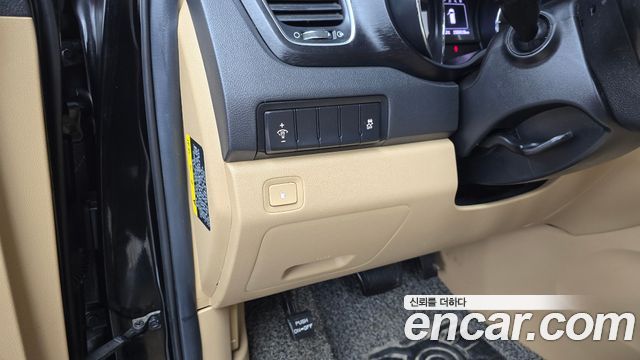 Kia Canival 2017 — photo 16
