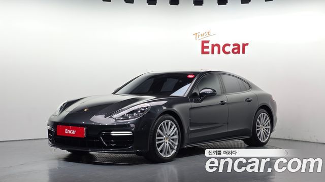 Porsche Panamera 2020 — photo 1