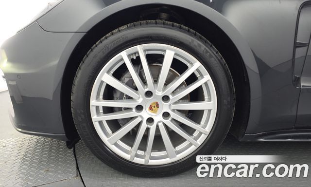 Porsche Panamera 2020 — photo 5