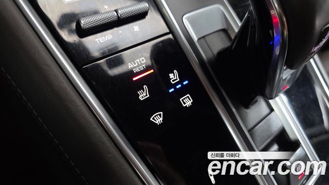 Porsche Panamera 2020 — photo 19
