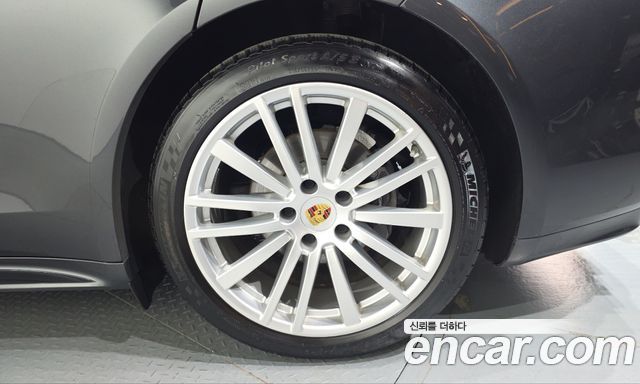 Porsche Panamera 2020 — photo 7