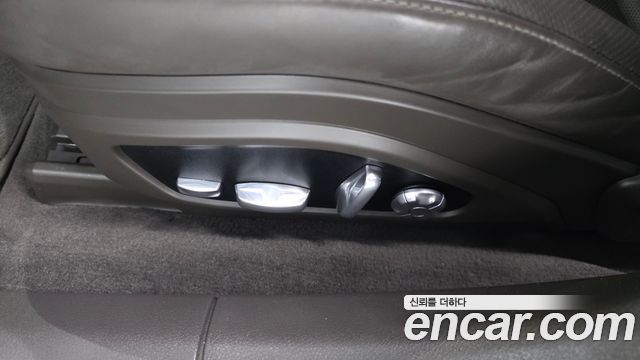 Porsche Panamera 2020 — photo 31