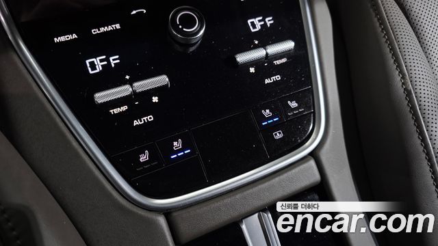 Porsche Panamera 2020 — photo 36