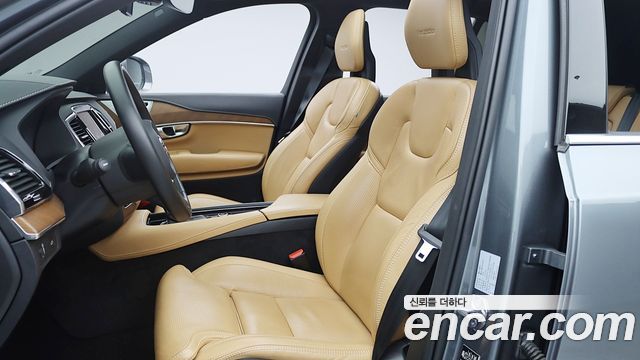 Volvo XC90 2020 — photo 10