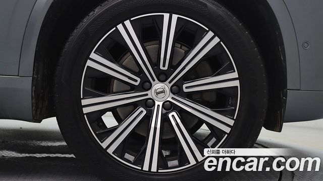 Volvo XC90 2020 — photo 15