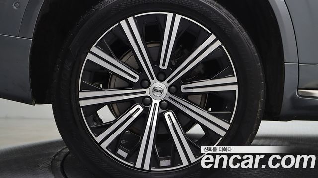 Volvo XC90 2020 — photo 17