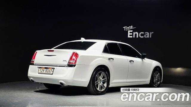 Chrysler 300C 2012 — photo 2