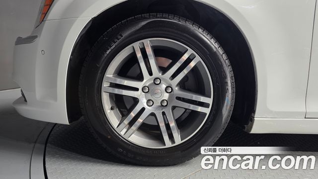 Chrysler 300C 2012 — photo 5