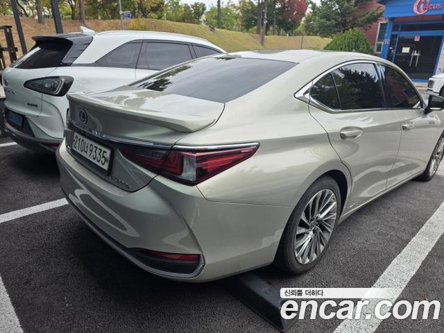 Lexus ES 2022 — photo 2