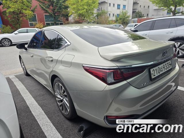Lexus ES 2022 — photo 4