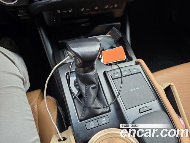 Lexus ES 2022 — photo 8