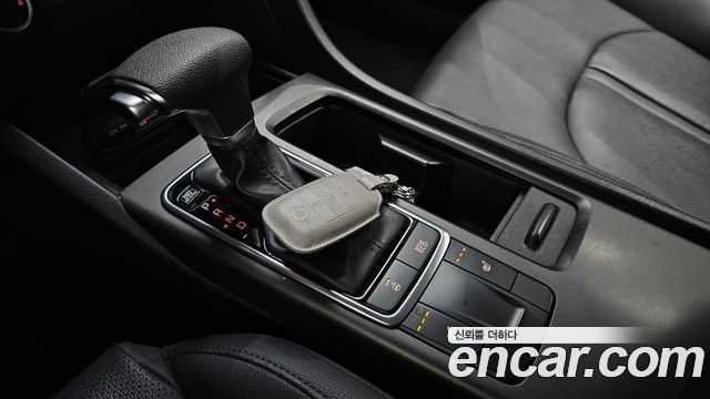 Kia K5 2017 — photo 9