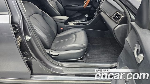 Kia K5 2017 — photo 12