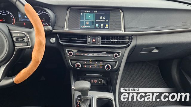 Kia K5 2017 — photo 14