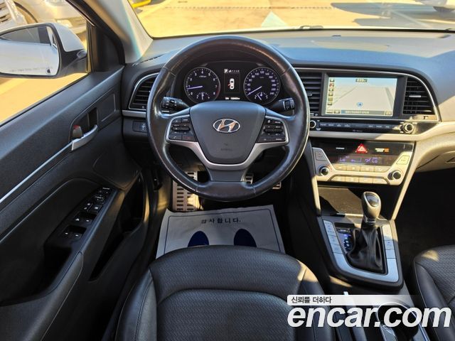 Hyundai AVANTE 2017 — photo 9