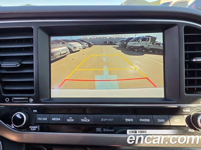Hyundai AVANTE 2017 — photo 18