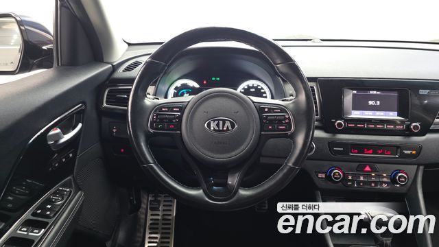 Kia Niro 2018 — photo 13