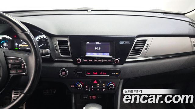 Kia Niro 2018 — photo 14