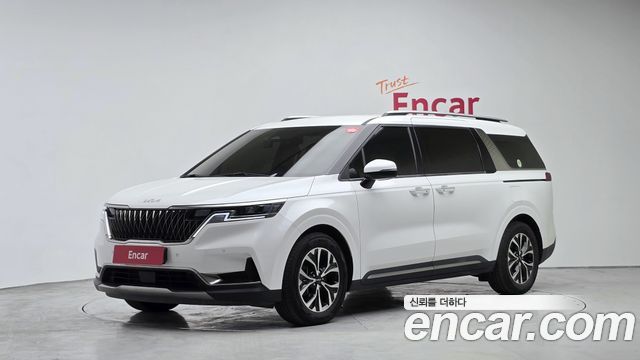 Kia Canival 2023 — photo 1