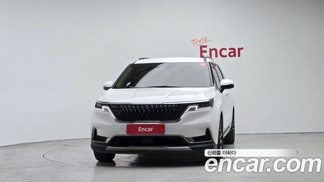 Kia Canival 2023 — photo 3