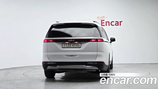 Kia Canival 2023 — photo 4