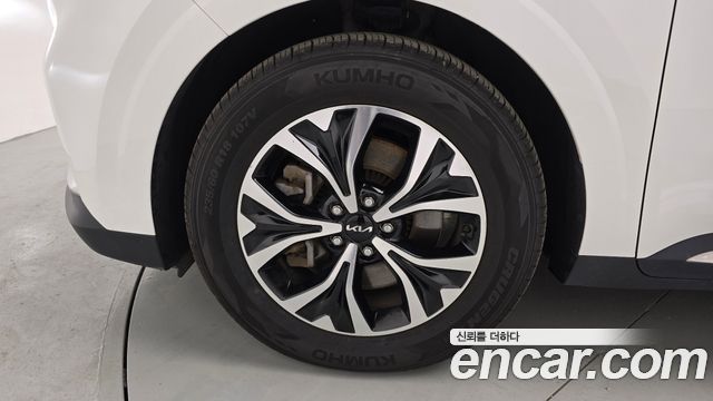 Kia Canival 2023 — photo 5
