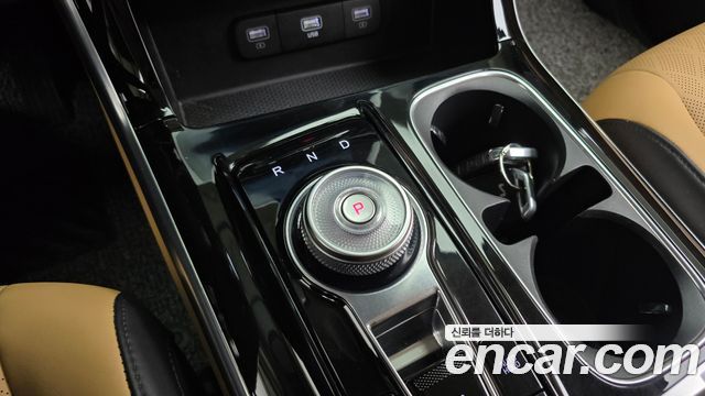 Kia Canival 2023 — photo 9