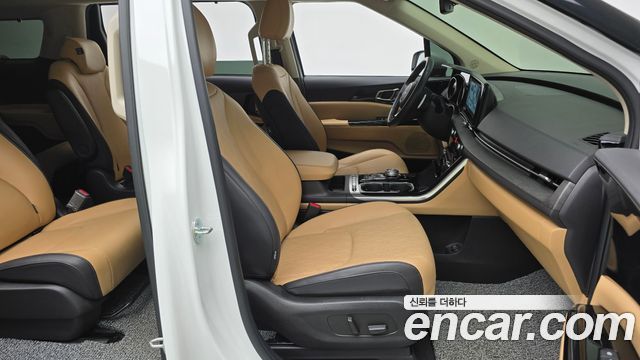 Kia Canival 2023 — photo 11