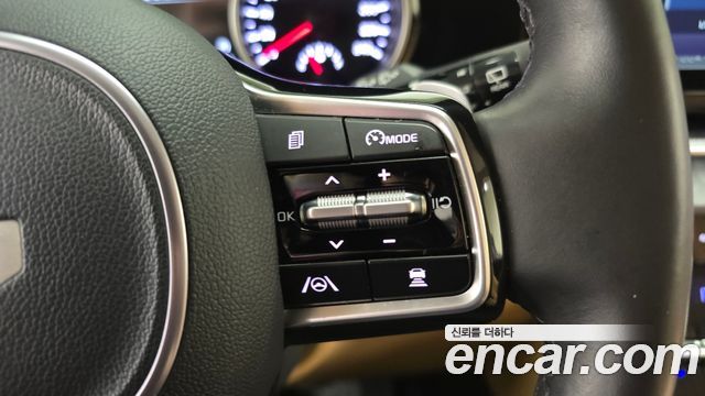 Kia Canival 2023 — photo 18