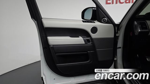 Land Rover Range Rover Sport 2016 — photo 14