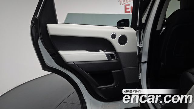 Land Rover Range Rover Sport 2016 — photo 15