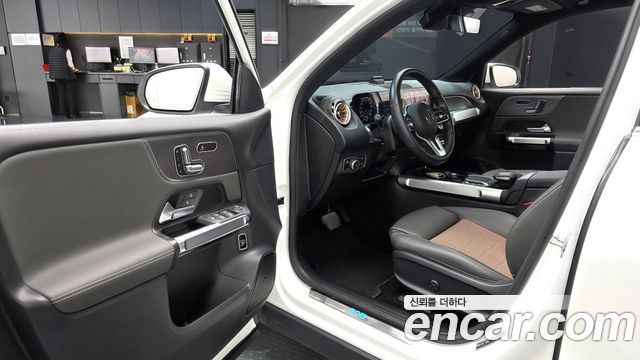 Mercedes-Benz EQB 2023 — photo 13