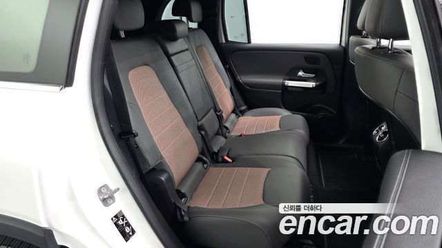 Mercedes-Benz EQB 2023 — photo 17