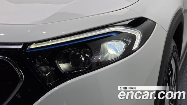 Mercedes-Benz EQB 2023 — photo 8