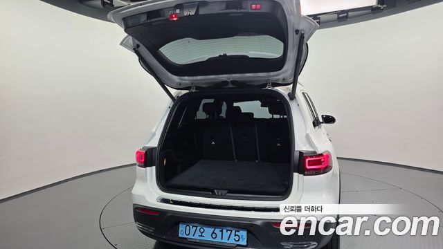 Mercedes-Benz EQB 2023 — photo 31