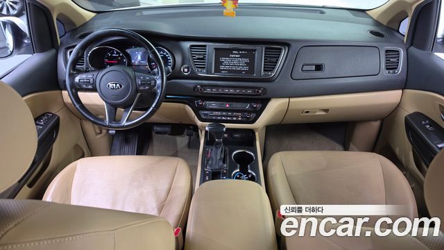 Kia Canival 2019 — photo 10