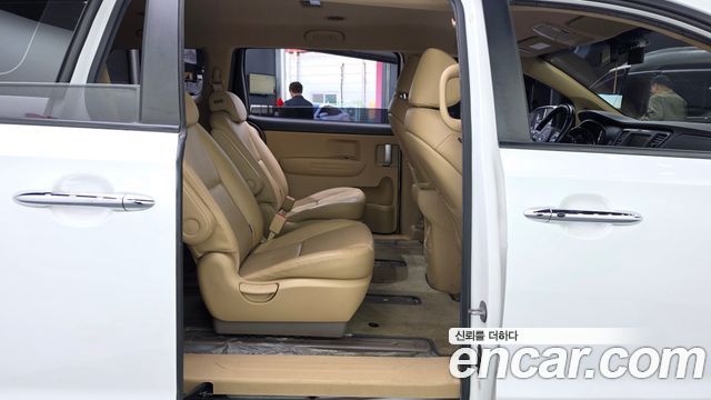 Kia Canival 2019 — photo 18